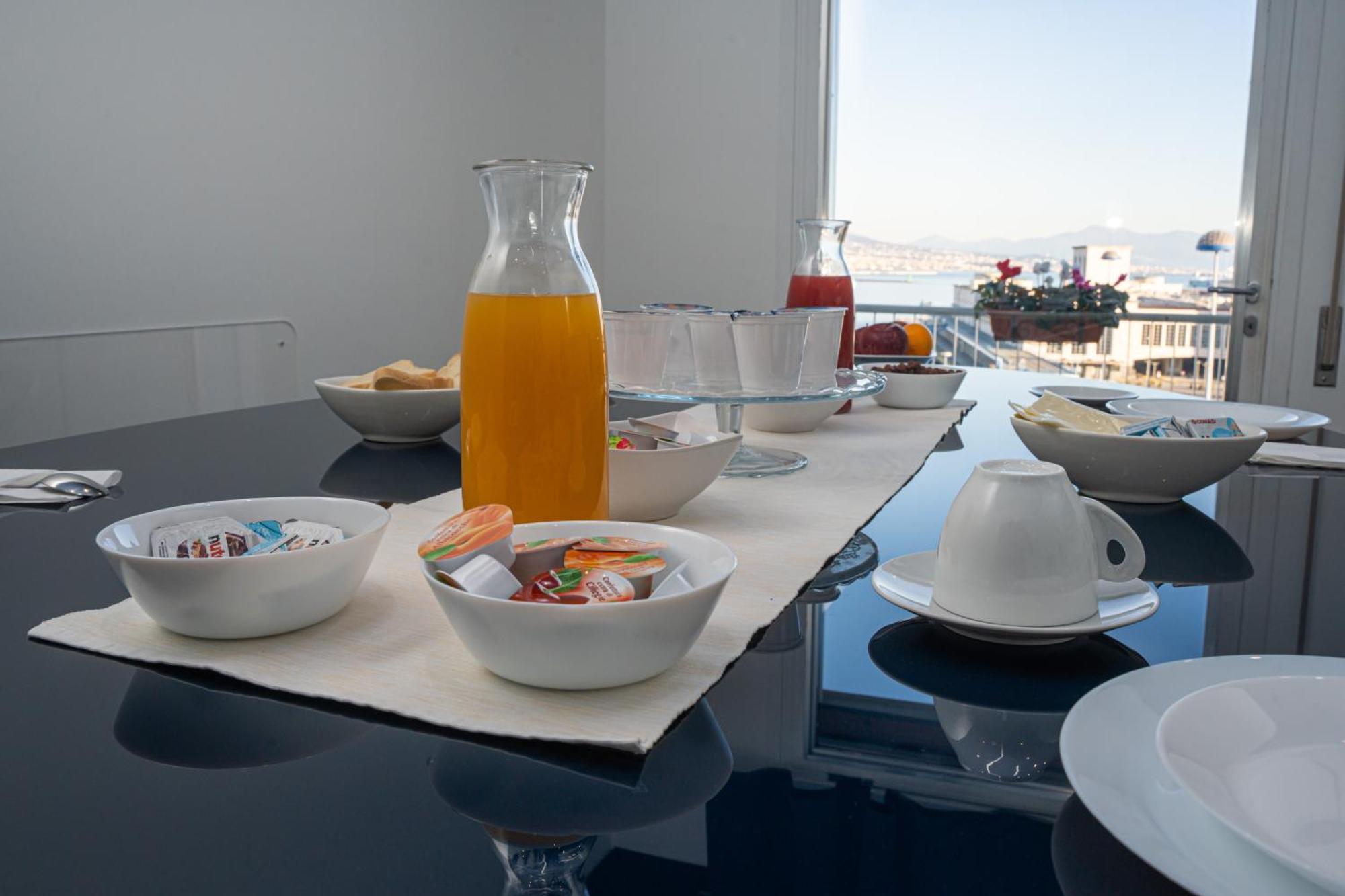 Skyhouse Beverello Napoli Ngoại thất bức ảnh