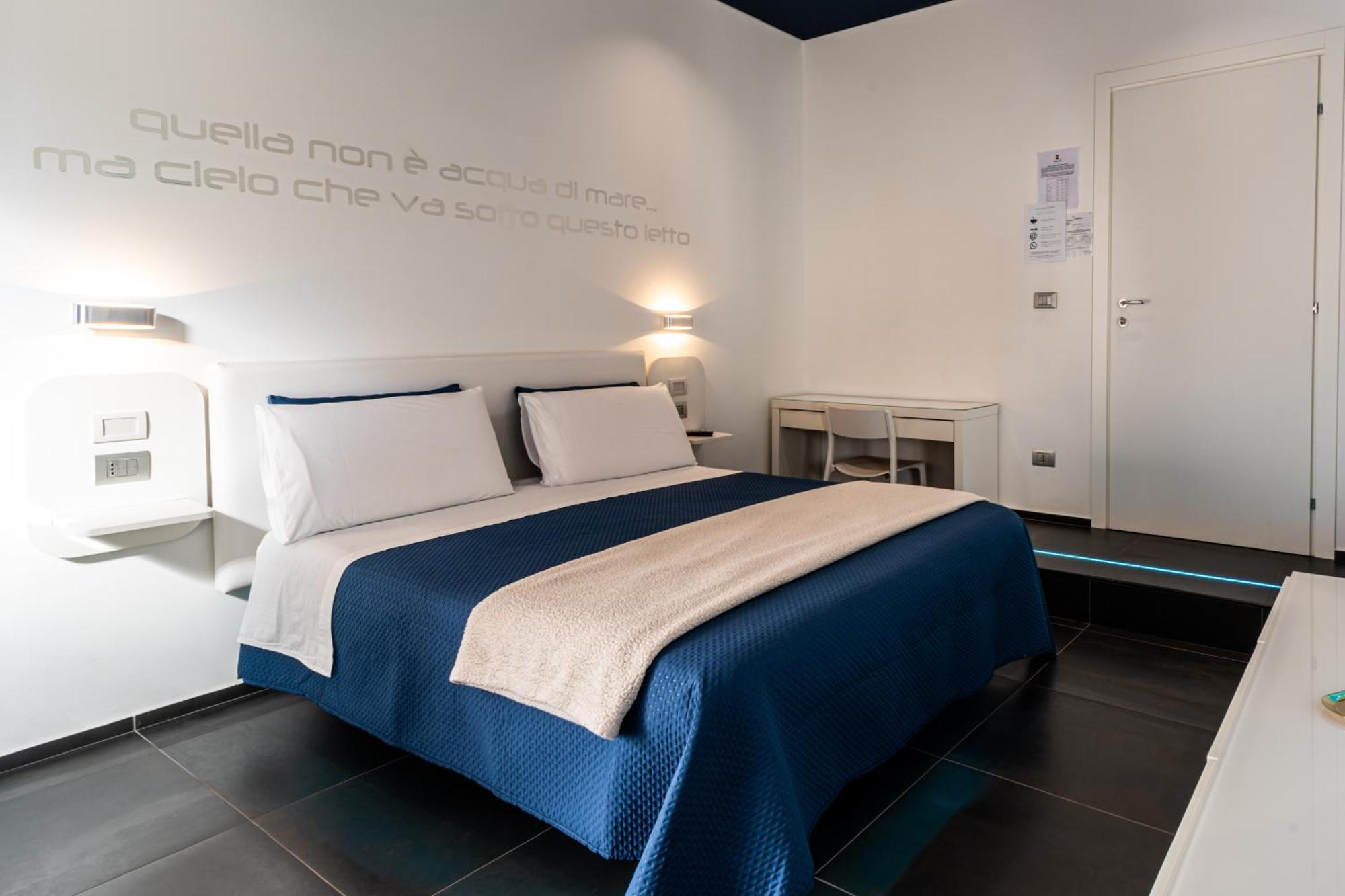 Skyhouse Beverello Napoli Ngoại thất bức ảnh
