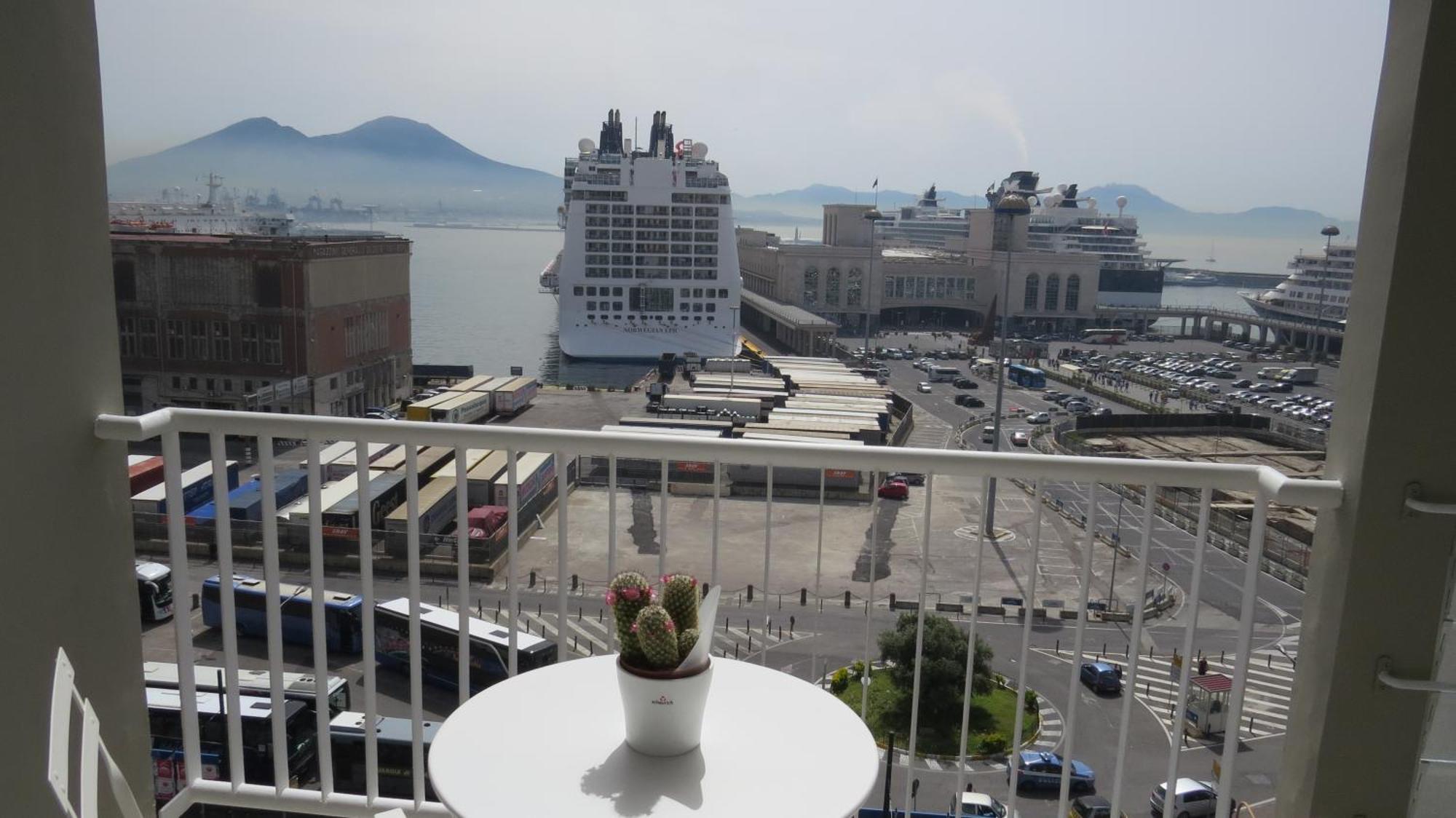 Skyhouse Beverello Napoli Ngoại thất bức ảnh